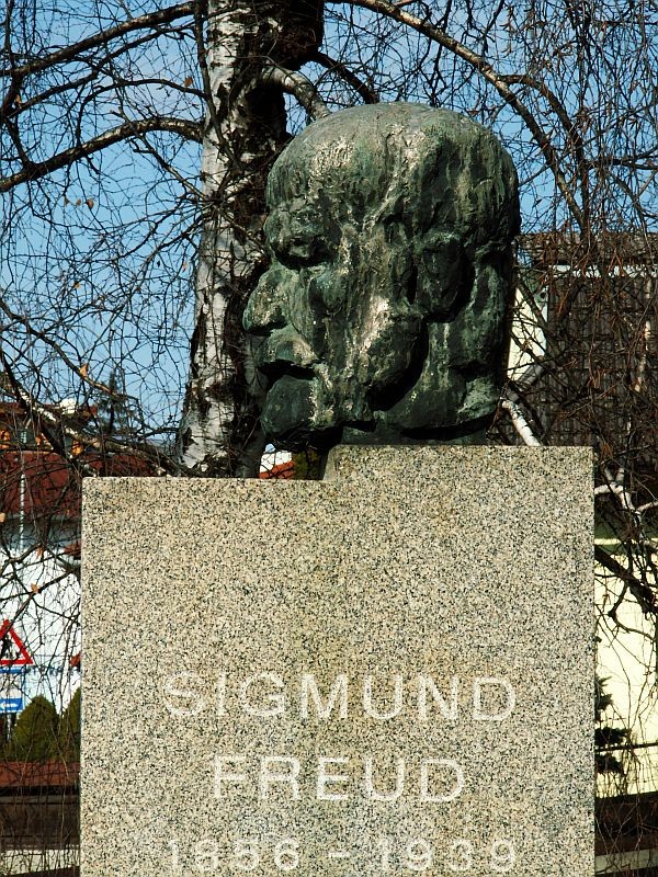 Sigmund Freud socha