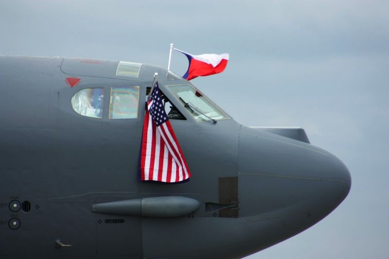 Přistání B52H na letišti v Ostravě - DNY NATO - foto Jiří Jurečka-14