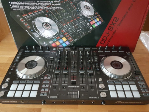 Pioneer DDJ-SX2 .€ 600,Pioneer XDJ RX .€ 900,Pioneer DDJ SR…..€ 370